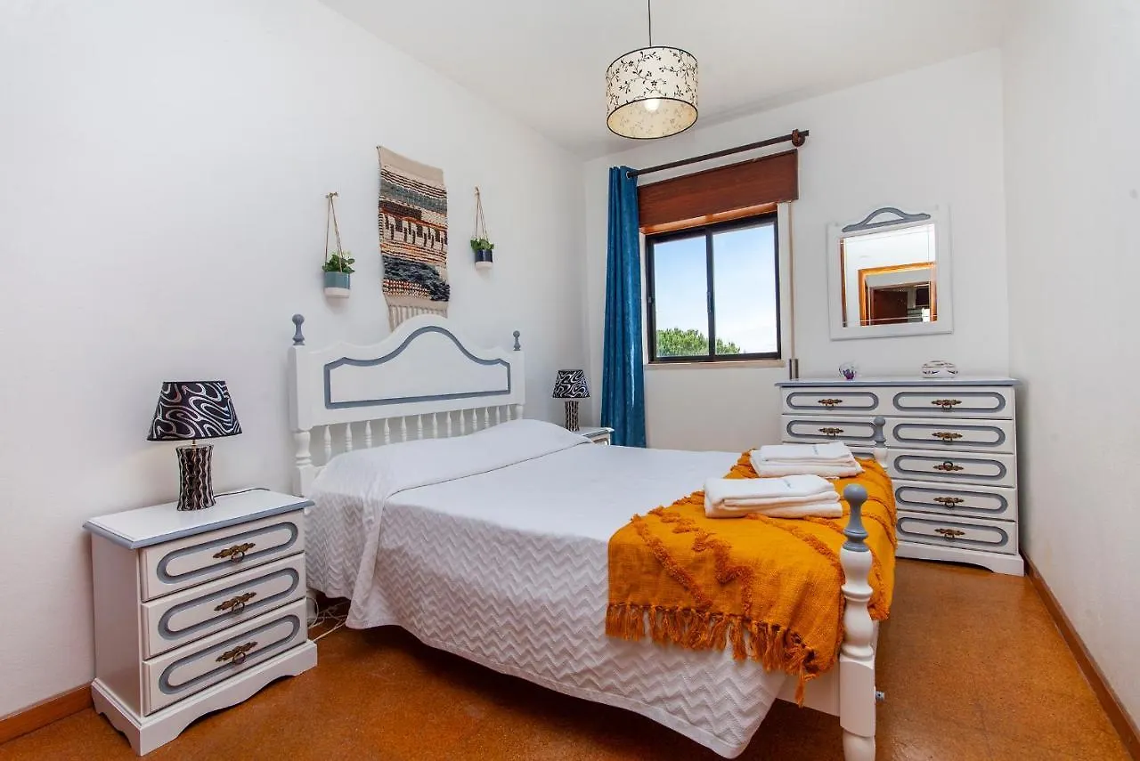 Willa C17 - Suncliff Salema House 0*,  Portugalia