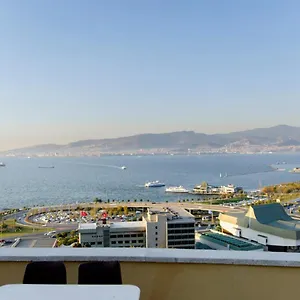 Bueyuek Apartment Izmir